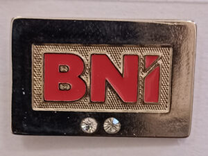 PIN de 10 ANOS-COM ÍMÃ MAGNÉTICO.